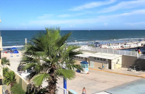 Marshall Park Condo | Ocean View Studio! Best Location on the Beach!