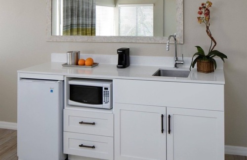 Islamorada Resort | Ocean view Studio w/kitchenette, Pool, Free Parking & Pet Friendly