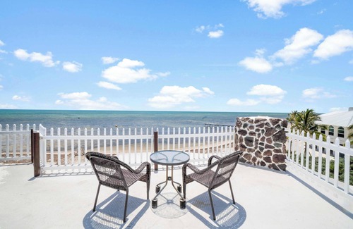 Coupon Bight Aquatic Preserve Apartment | Ocean View Suite Barnacle Resort