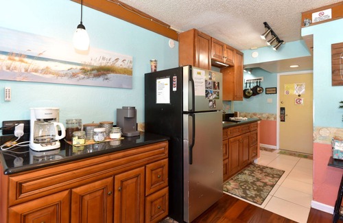 Daytona Beach Resort | OCEAN VIEW SUITE WITH FULL KITCHEN
