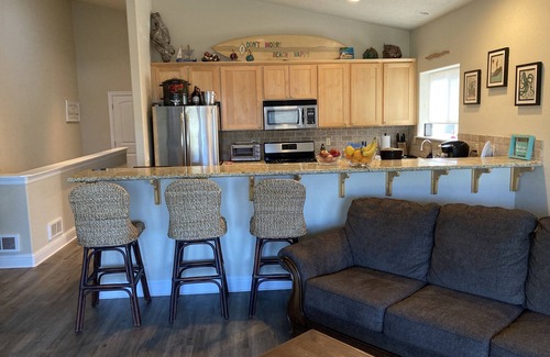 Gold Beach House | Ocean view townhouse Hot Tub. Pet Friendly. Two minute walk to the beach.