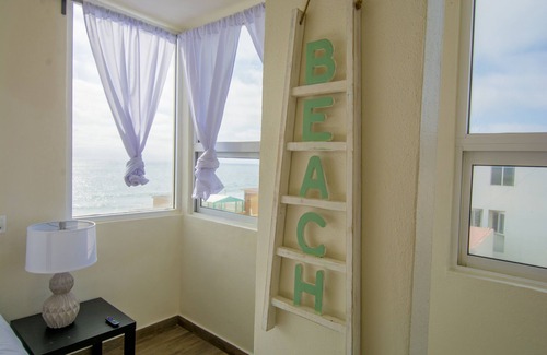 Costa Apartment | Ocean-VIEW Two Story Condo on the beach