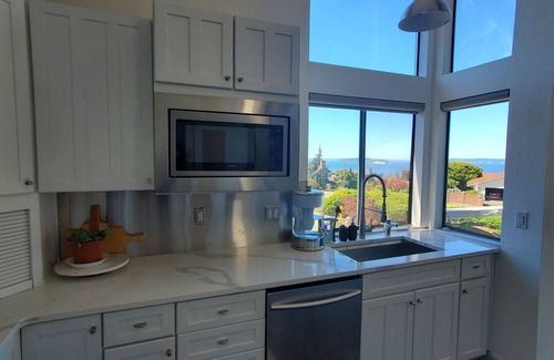 Boulevard Bluffs House | Ocean view vacation home