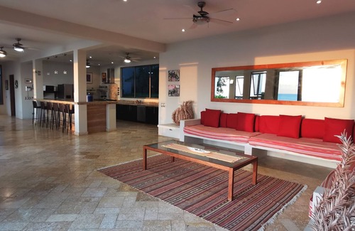 Mal Pais House | Ocean View Villa with 6 bedrooms, Infinity Pool, WiFi 100mb, AC