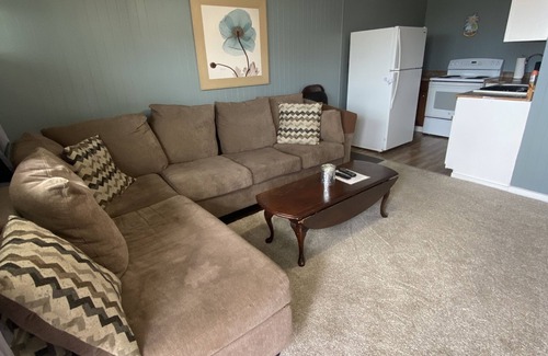 Hampton Apartment | Ocean view with a shared pool.apt6