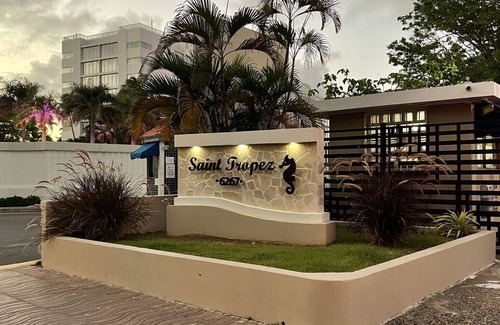 Isla Verde Apartment | Ocean View with Balcony & Solar Generator Isla Verde nLOCATION-LOCATION-LOCATION