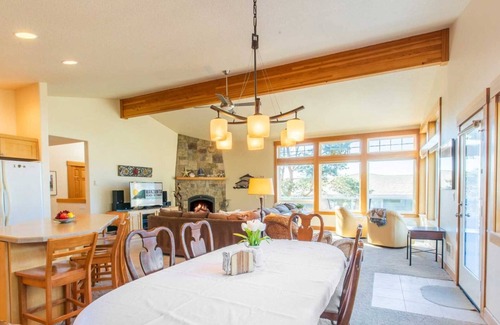 Neahkahnie Beach House | Ocean Views and close to beach! Large home with wrap around deck, 4 bedrooms and dog friendly.