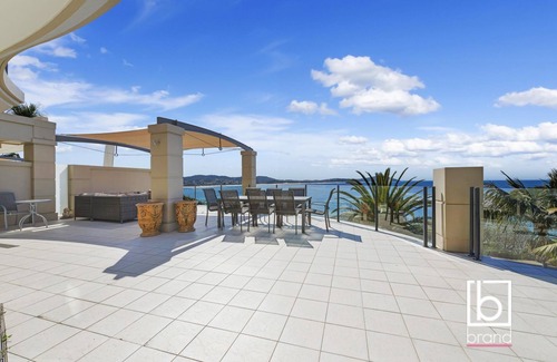 Terrigal Apartment | Ocean views Apartment within Resort - Star of the Sea - Heated Pool