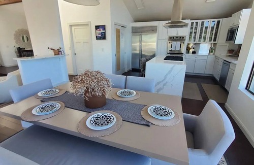 Boulevard Bluffs House | Ocean Views +EZ Ferry to San Juan Islands