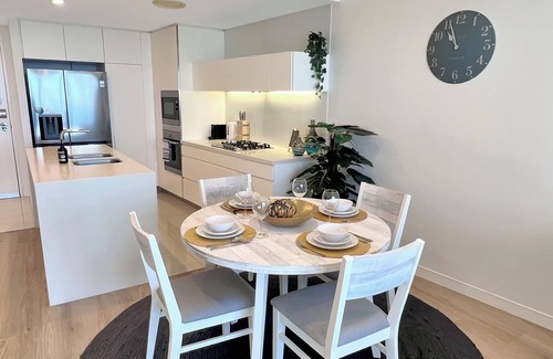 Broadbeach Apartment | Ocean Views Oracle Luxury 29th flr Tower 2 Parking