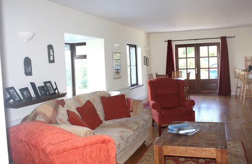 Caherdaniel House | Ocean views, walk to beach from Pairc An Dreolin on The Ring of Kerry.
