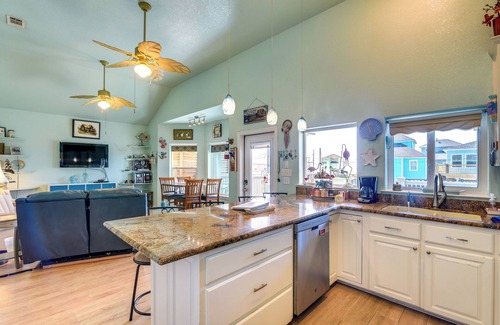 Port Bolivar House | Ocean Views & Walk to Shore: Crystal Beach Home!