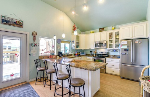 Port Bolivar House | Ocean Views & Walk to Shore: Crystal Beach Home!