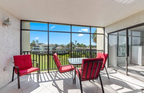 Fort Pierce Condo | Ocean Village - Beach Condo just a few steps away from the beach 🏖