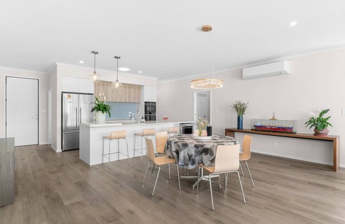 Mangawhai Heads House | Ocean Vista Bliss - High spec modern family home with ocean views