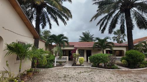 Brusubi House | Ocean Walk Guesthouse
