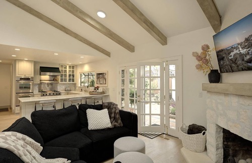 Del Monte Forest House | Ocean Whisper Newly Renovated, Walk to Spanish Bay, Beach and Golf