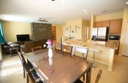Hollister House | Oceana House Pool 2300SF 5B3B close to everything