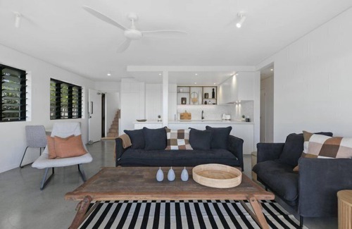 Sunshine Beach Apartment | Oceanbreeze - stunningly renovated apartment.
