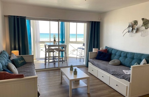 Vieux-Boucau-les-Bains Apartment | Oceanfront T2 Apartment - Sleeps 4 - Terrace & Veranda - Perfect for Families & Friends
