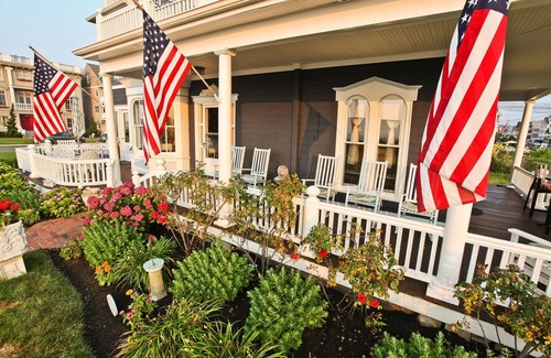Ocean Grove House | OCEANFRONT 1ST FL STUDIO 2200 WKLY OCEAN VIEWS July and August dates available