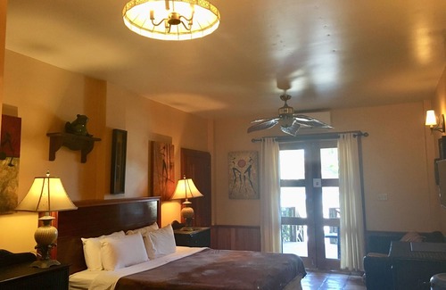 San Pedro Resort | Oceanfront 2 BDR/2 Baths Condo at Captain Morgan resort-Ambergris Caye.Belize