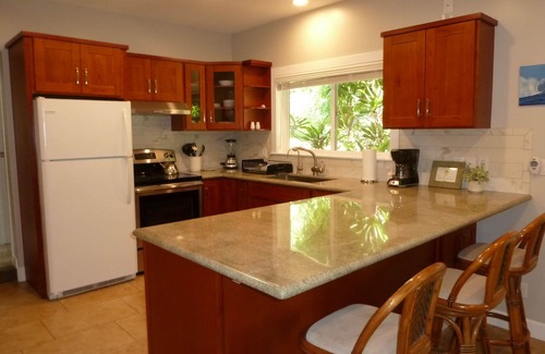 Haleiwa House | Oceanfront 2 Bedroom at Chun's Reef