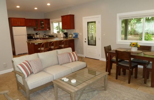 Haleiwa House | Oceanfront 2 Bedroom at Chun's Reef