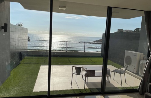 Dakar House | Oceanfront 2-bedroom townhome with beach and pool access in fabulous Mermoz