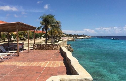 Kralendijk Condo | Oceanfront 2 BR/2 Bath Renovated E-11 at Sand Dollar Resort on Bari Reef