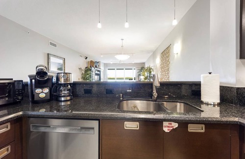 Rock Harbor Condo | Oceanfront 2BR/2.5BA Mariner's Club Villa 533 with Oasis Pool, Marina, Game Room & More