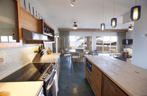 San Jose del Cabo Condo | Oceanfront 3 Bedroom Ground Level Condo! Surfs up!