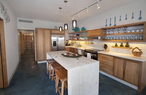 San Jose del Cabo Condo | Oceanfront 3 Bedroom Ground Level Condo! Surfs up!