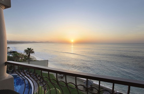 San Jose del Cabo Condo | Oceanfront 3 Bedroom Ground Level Condo! Surfs up!