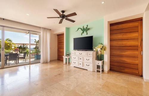 Santa Maria Huatulco Condo | Oceanfront 3-Bedroom Condo Steps to the Pool & Beach with Amenities