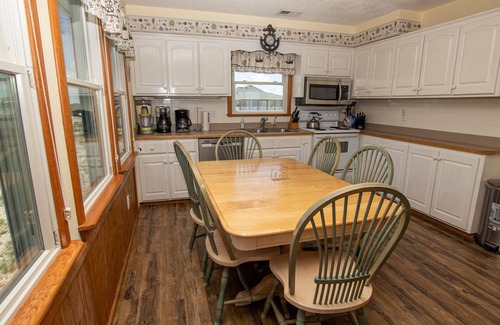 Corolla House | OCEANFRONT, 4-wheel drive area, Wild Horses, Ocean Views! 4x1662, Dolphin Watch