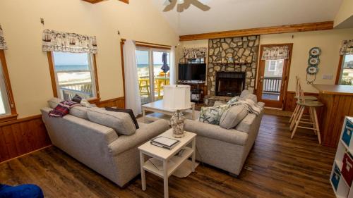 Corolla House | OCEANFRONT, 4-wheel drive area, Wild Horses, Ocean Views! 4x1662, Dolphin Watch
