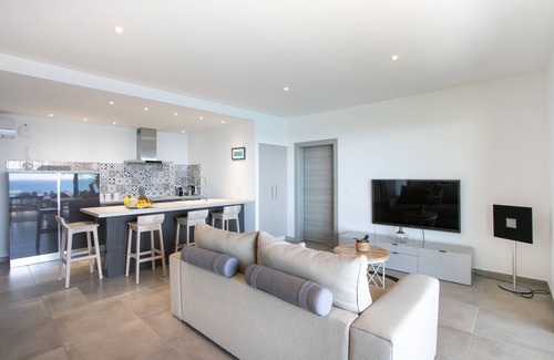 Indigo Bay Apartment | Oceanfront AMAZING apartment in indigo bay