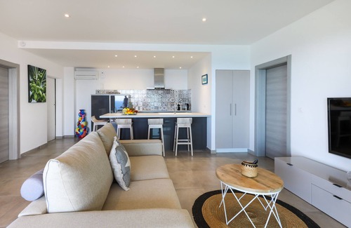 Indigo Bay Apartment | Oceanfront AMAZING apartment in indigo bay