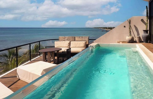 Tulsayab Apartment | Oceanfront Apartment with Private Pool