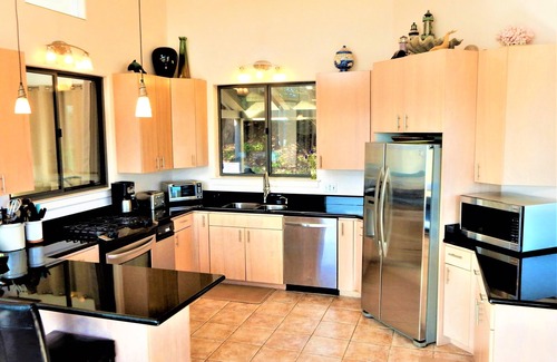 Caspar House | OCEANFRONT, BEACH & Coastline Views, Large Home, Lots of Windows, Amenities