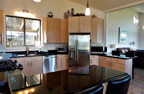 Caspar House | OCEANFRONT, BEACH & Coastline Views, Large Home, Lots of Windows, Amenities