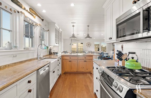Nantucket House | Oceanfront Beach House with Breathtaking Views - AC, yard, and firepit