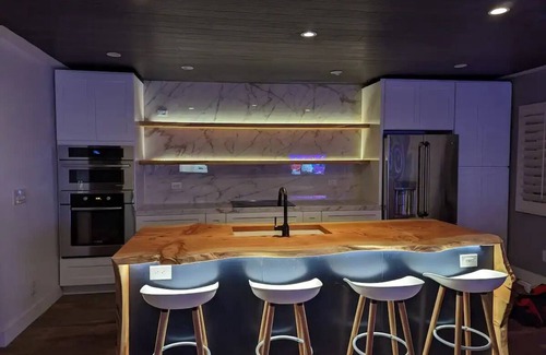 Sunset Cliffs Condo | Oceanfront beach living in an amazing modern condonn