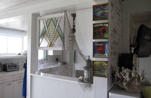 Lubec House | Oceanfront Beauty ~Balcony~FirePit~Huge Deck~Wifi~A/C~Pet-Friendly~Birding~GREEN