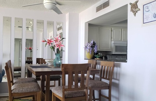 North Carolina Coast Condo | Oceanfront condo with amazing sunset views 2 bdrm 2 bath condo