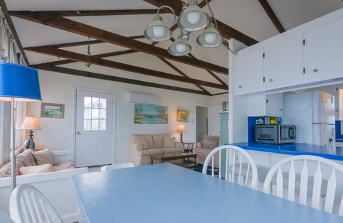 East Sandwich Cottage | OCEANFRONT Classic beach cottage on Spring Hill Beach with great views and AC!