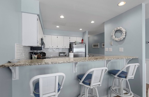 Pine Knoll Shores Condo | Oceanfront Condo-Breakers C32