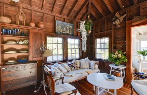 Boothbay Harbor House | Oceanfront Cottage with Deck 2 Mi to Boothbay Harbor