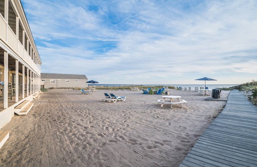 North Truro Apartment | Oceanfront coastal escape at Sandbars with serene views, AC